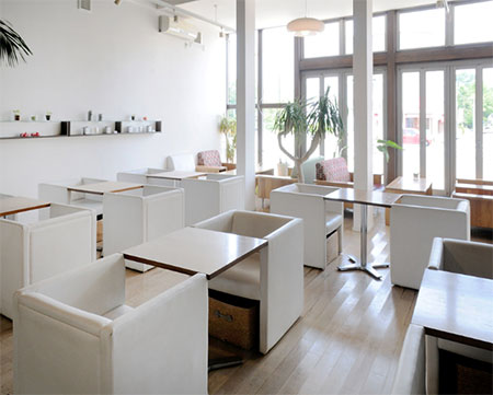 愛知のカフェで読書